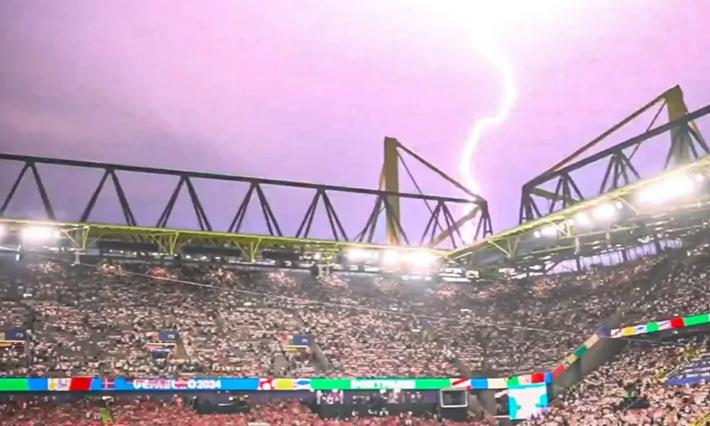 Euro 2024: Διακόπηκε προσωρινά το ματς Γερμανία-Δανία -Ξέσπασε καταιγίδα και πέφτει χαλάζι (Βίντεο)